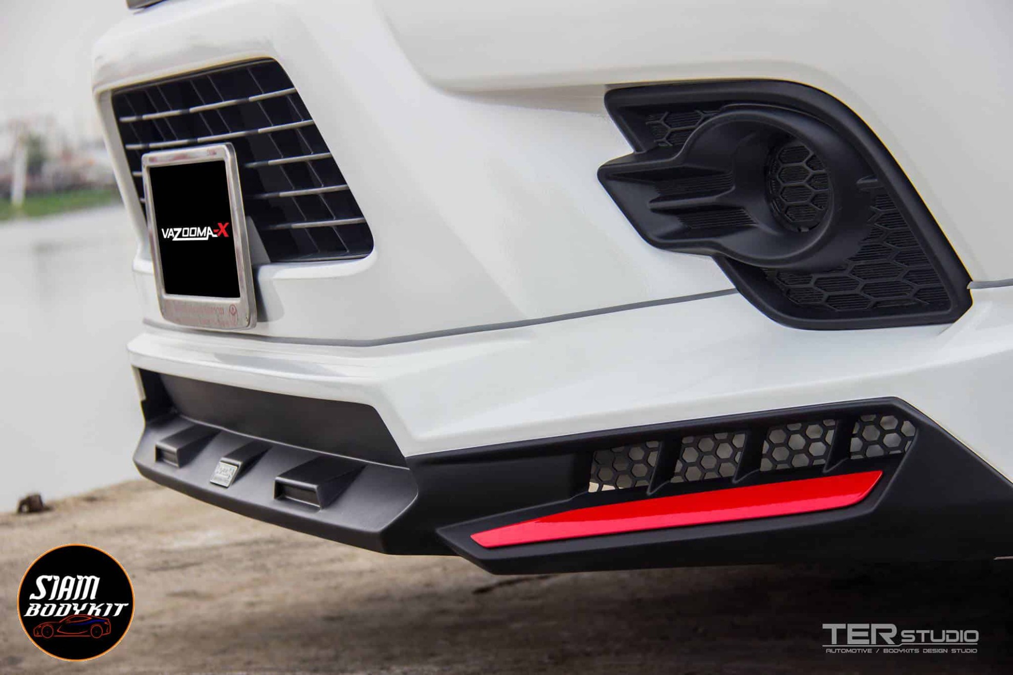 Vazooma-X Bodykit for Toyota Revo 2015-2017 Z-EDITION Smart Cab (COLOR)