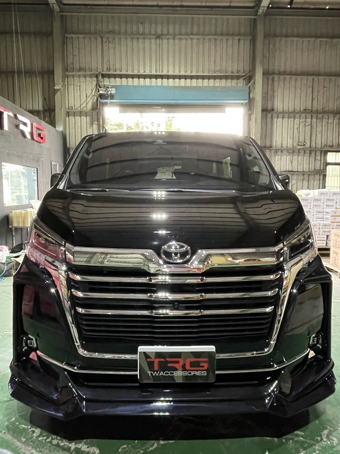 Amotriz Bodykit for Toyota Majesty 2019-2020 (COLOR)