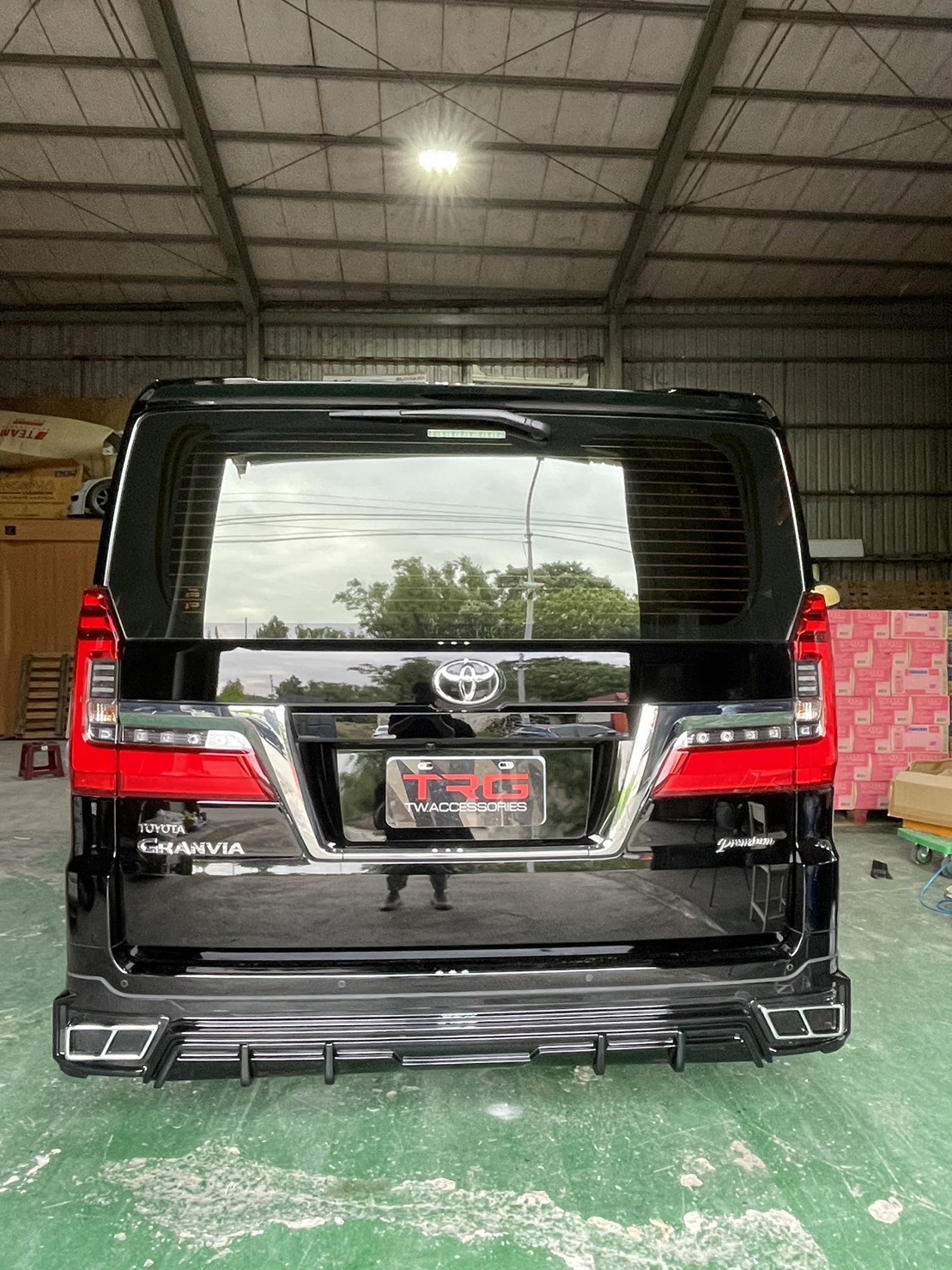 Amotriz Bodykit for Toyota Majesty 2019-2020 (COLOR)