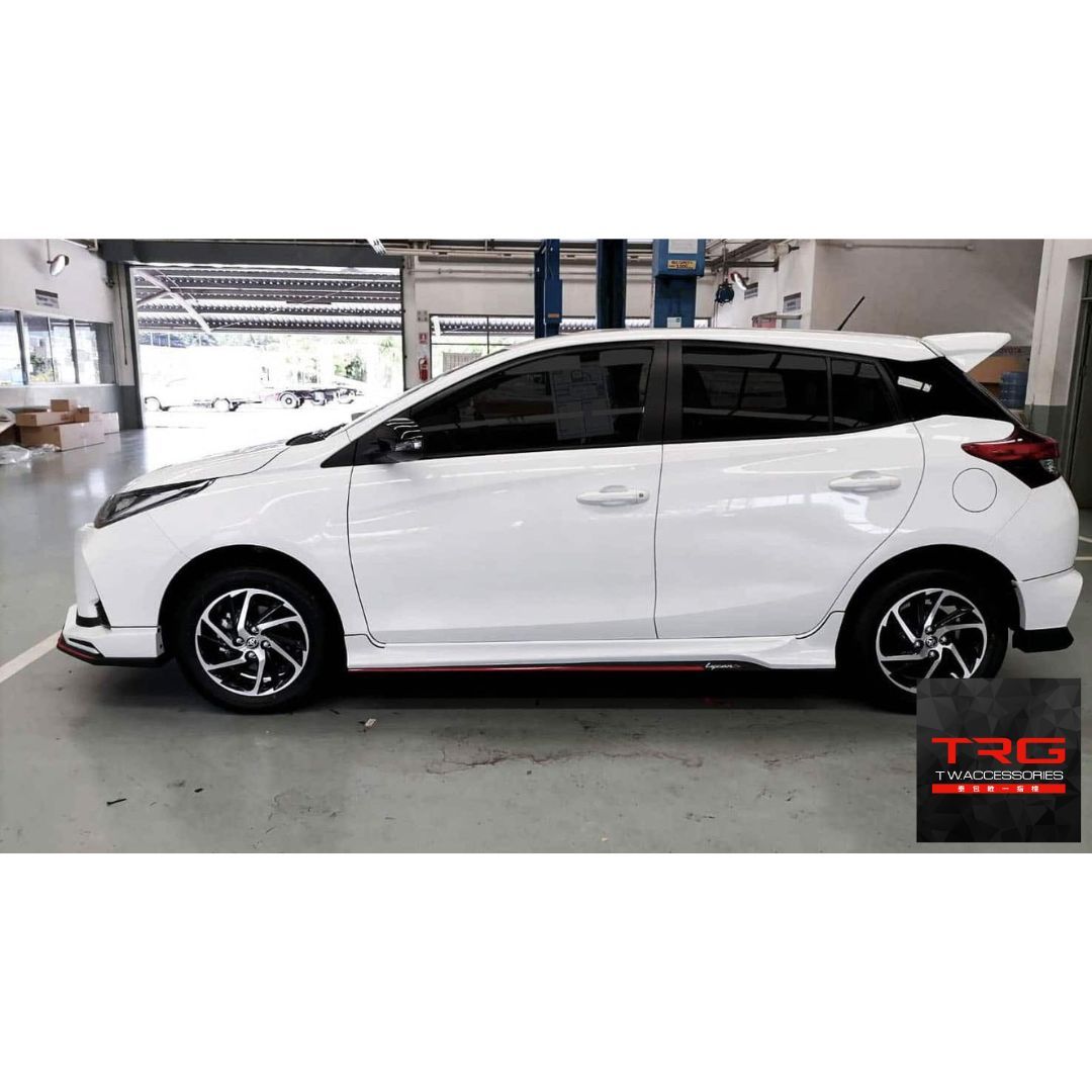 Lycan (Set 5 pcs) Bodykit for Toyota Yaris Hatchback 2020-2021 (COLOR)